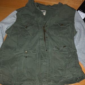 Woman’s zip up long sleeve